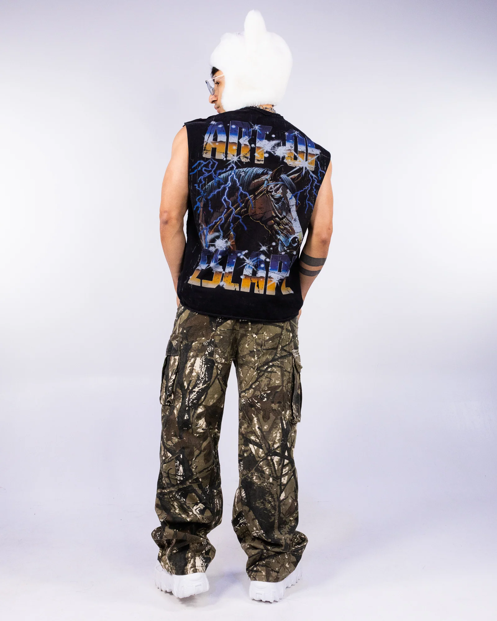 Art Of Escape Horse Men's Blue Washed Tank Top - Image 6