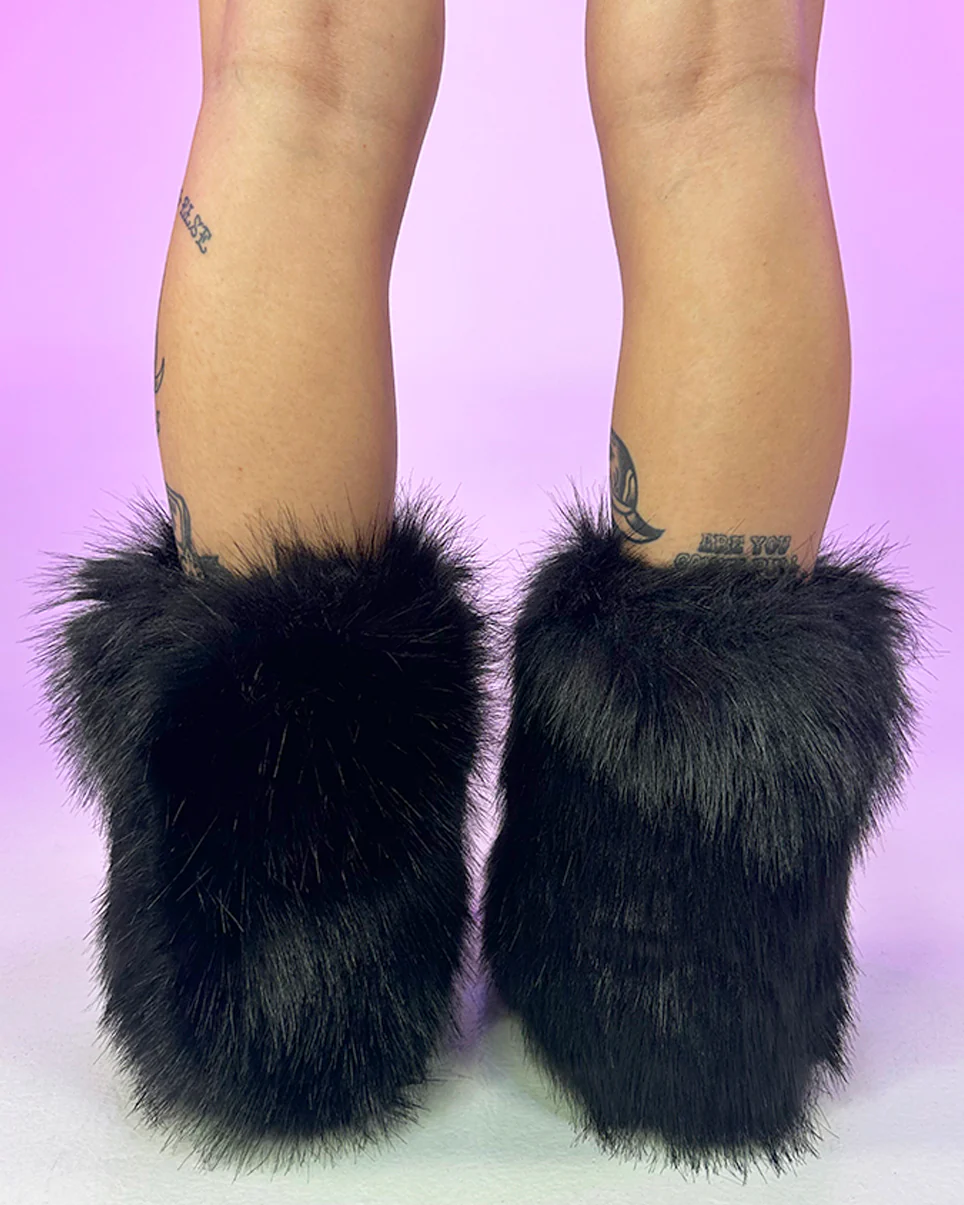 Women's Black Boots With The Fur - Image 4