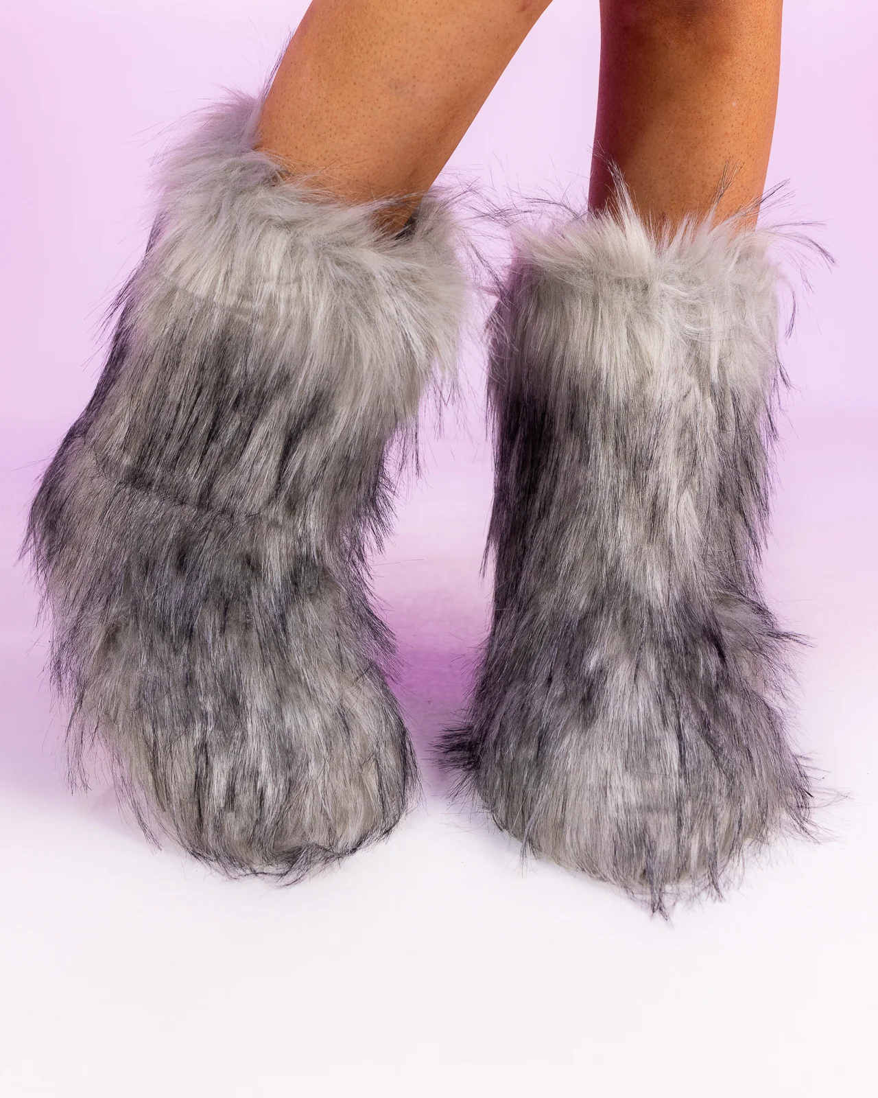 Women's Gray Boots With The Fur - Image 4