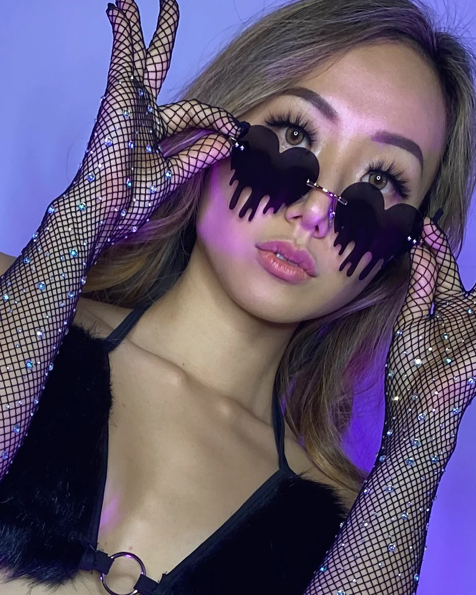 Heart Drip Sunglasses - Image 7