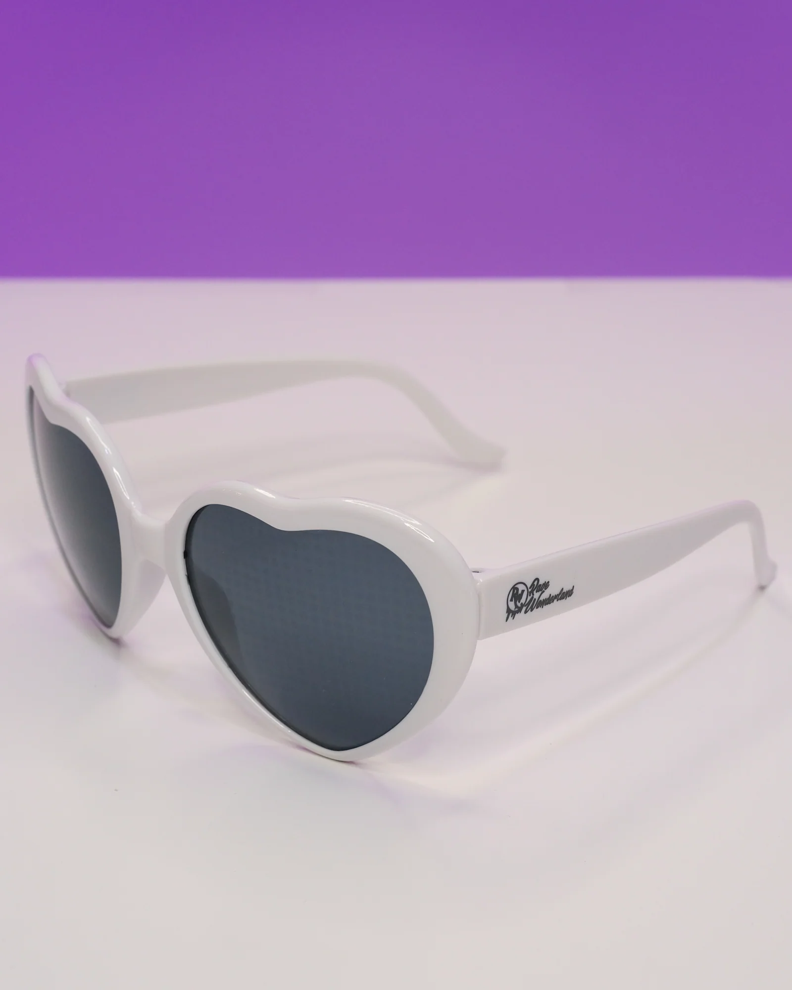 Heart Frame Diffraction Glasses - Image 9