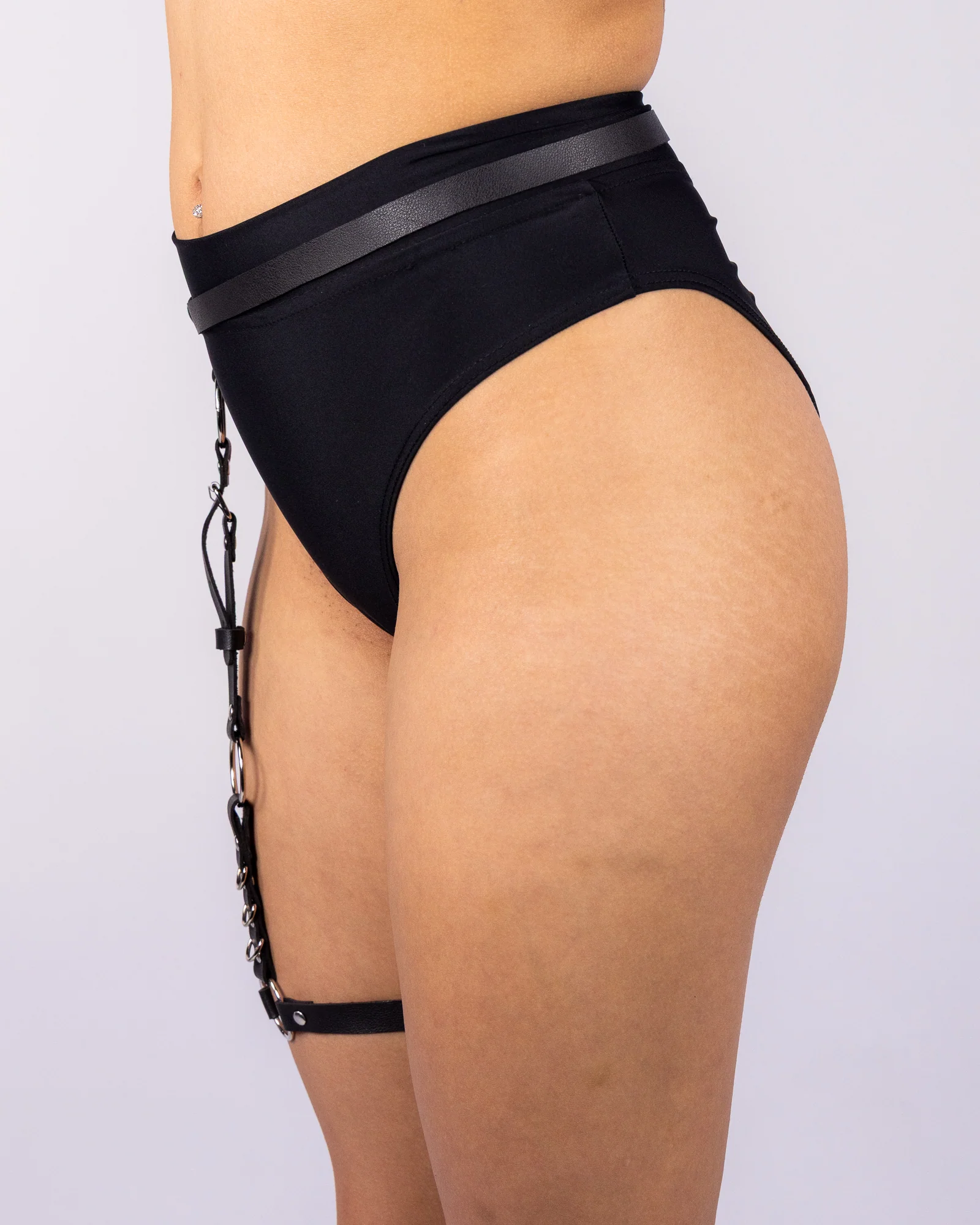 Hug Me Close Unisex Black Belt With Leg Garter - Image 3