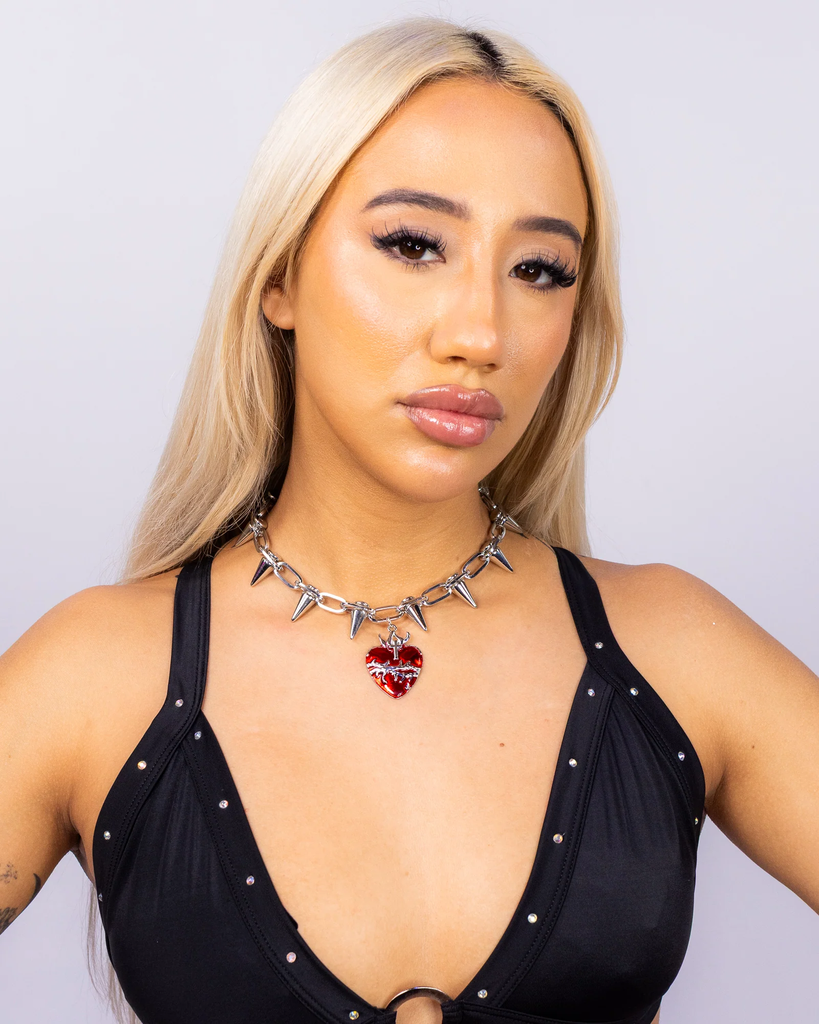 Sacred Love Unisex Heart Necklace Choker - Image 2